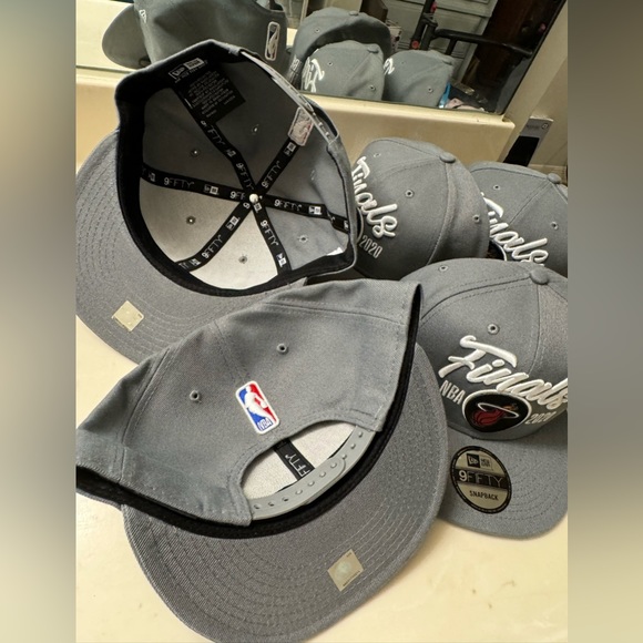 Miami Heat 2020 Finals Snapback - Picture 2 of 13